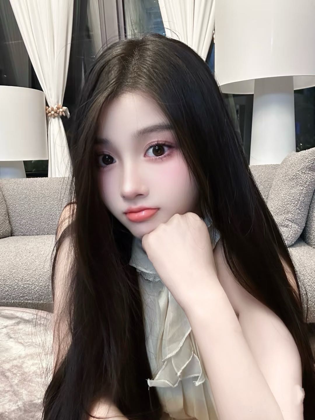 林诗语 上海丽人交友 25岁外企市场策划